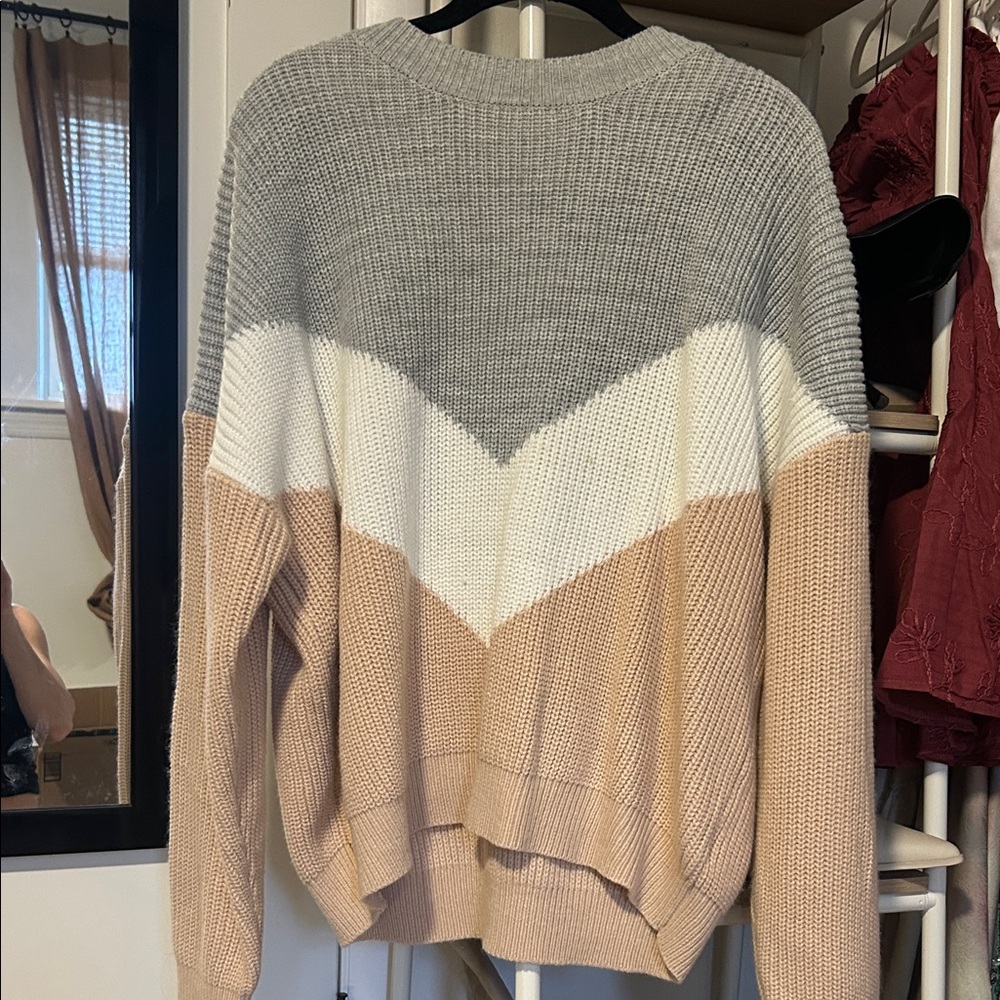 Vici Chevron Knit Sweater - Gray, White, and Tan